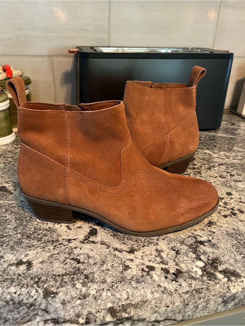 Vionic Vera Ankle Boots Tan Suede Leather Side Zip Bootie Women's 9 Wide